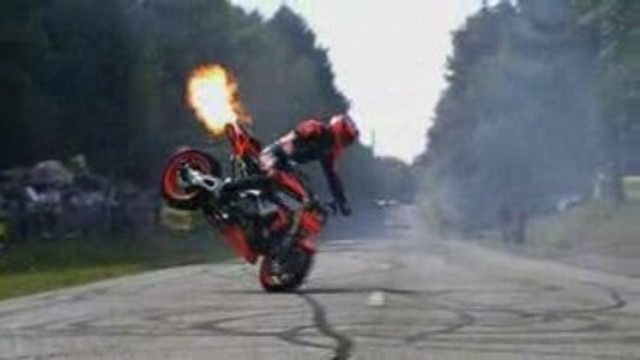 Acrobike's 22 - Stunt Show St Servant 2009