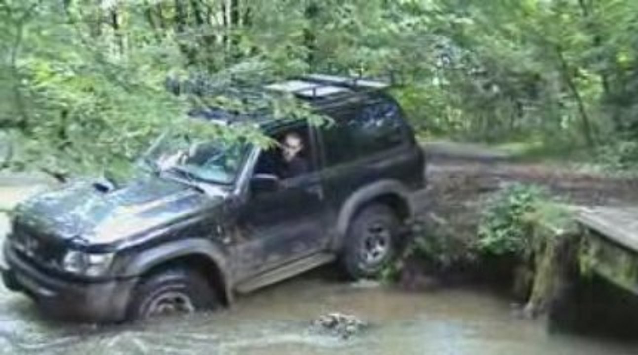 Passage de gué en Patrol