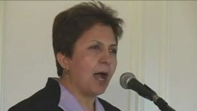 Wafa Sultan donne des exemples d'oppressions sous la Charia