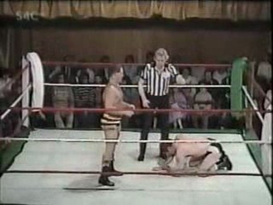 Johnny Saint vs Jim Breaks Reslo Late 1980s