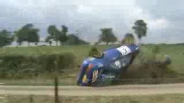 gros crash rally avesnois 2009 rimbeaux florent subaru