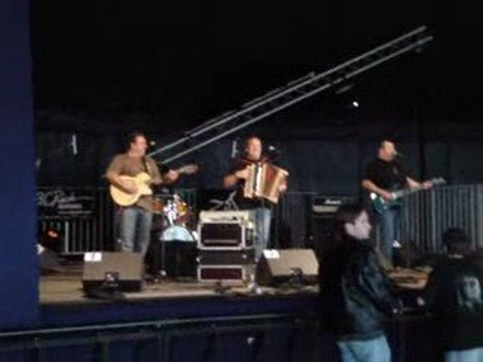 Hellfest 2009 - Bob & Mimosa - Smoke On The Water (Extrait)