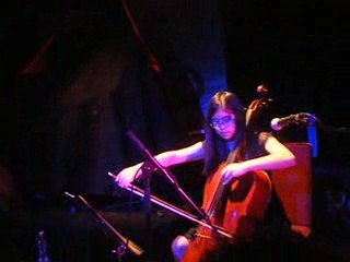 La Fille d'Octobre - A l'impossible on est tenu (live Paris)