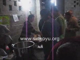 Mustafa Büyük Mevlut - Yemek Dağıtılırken 3