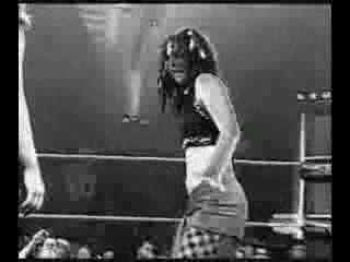 Roxxi Laveaux Titantron