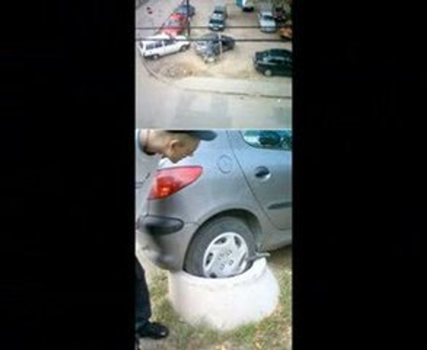FEMMES AU VOLANT