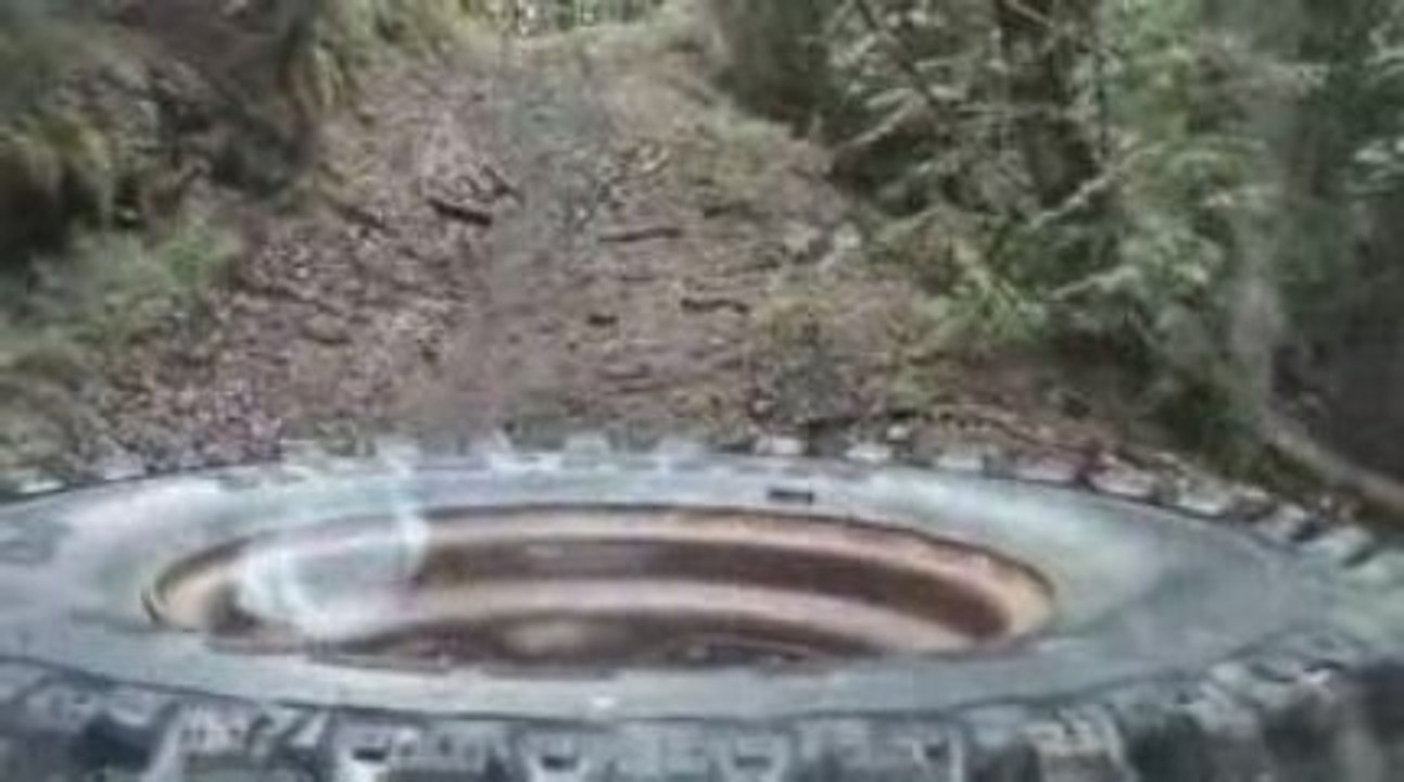 Montée défoncée en Land rover 90 partie 2