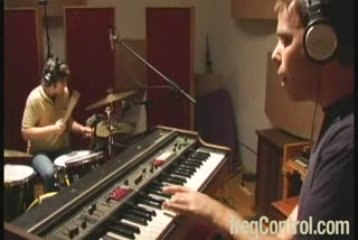 freqControl - Jealous Girlfriends - I Feel Music