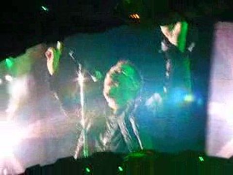 U2 - Sunday Bloody Sunday (live Paris 12/07/09)