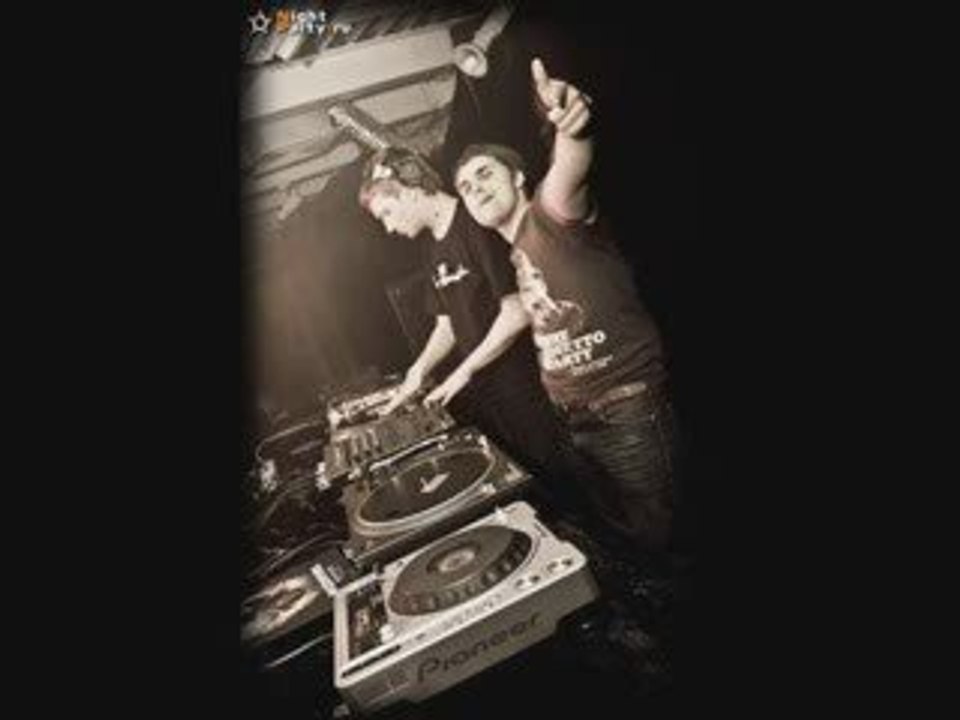 Stylemasterz feat Perfect10 - A Groan