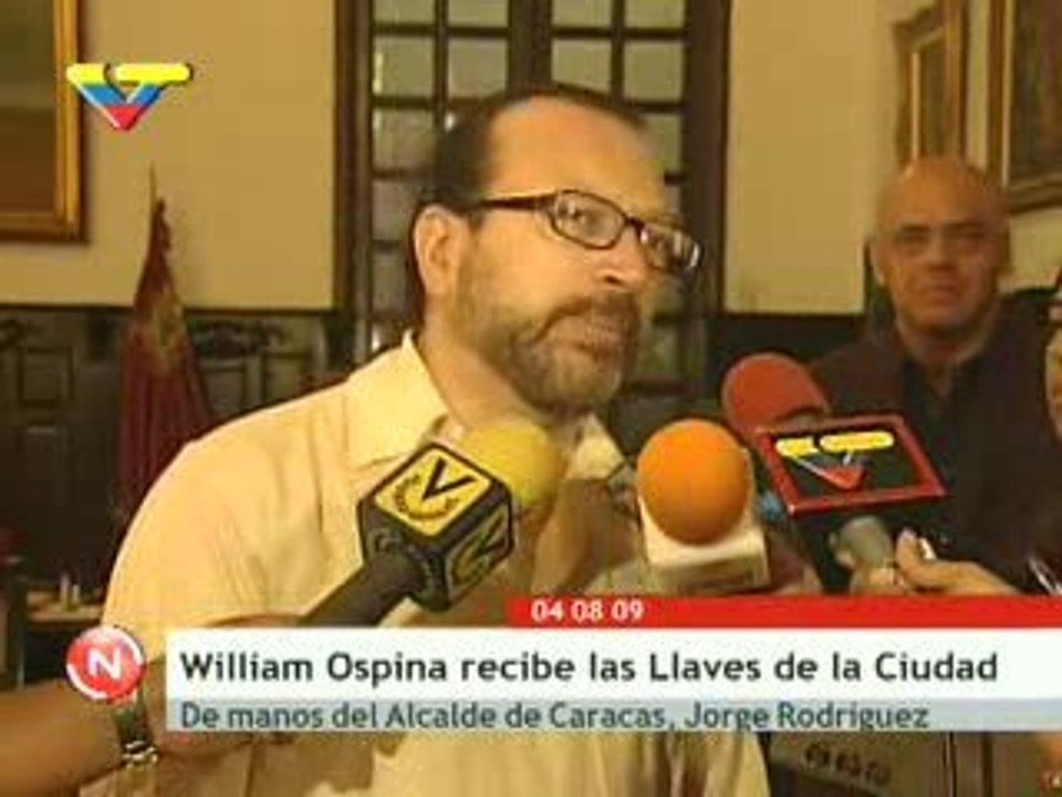 William Ospina recibió llaves de la ciudad de Caracas