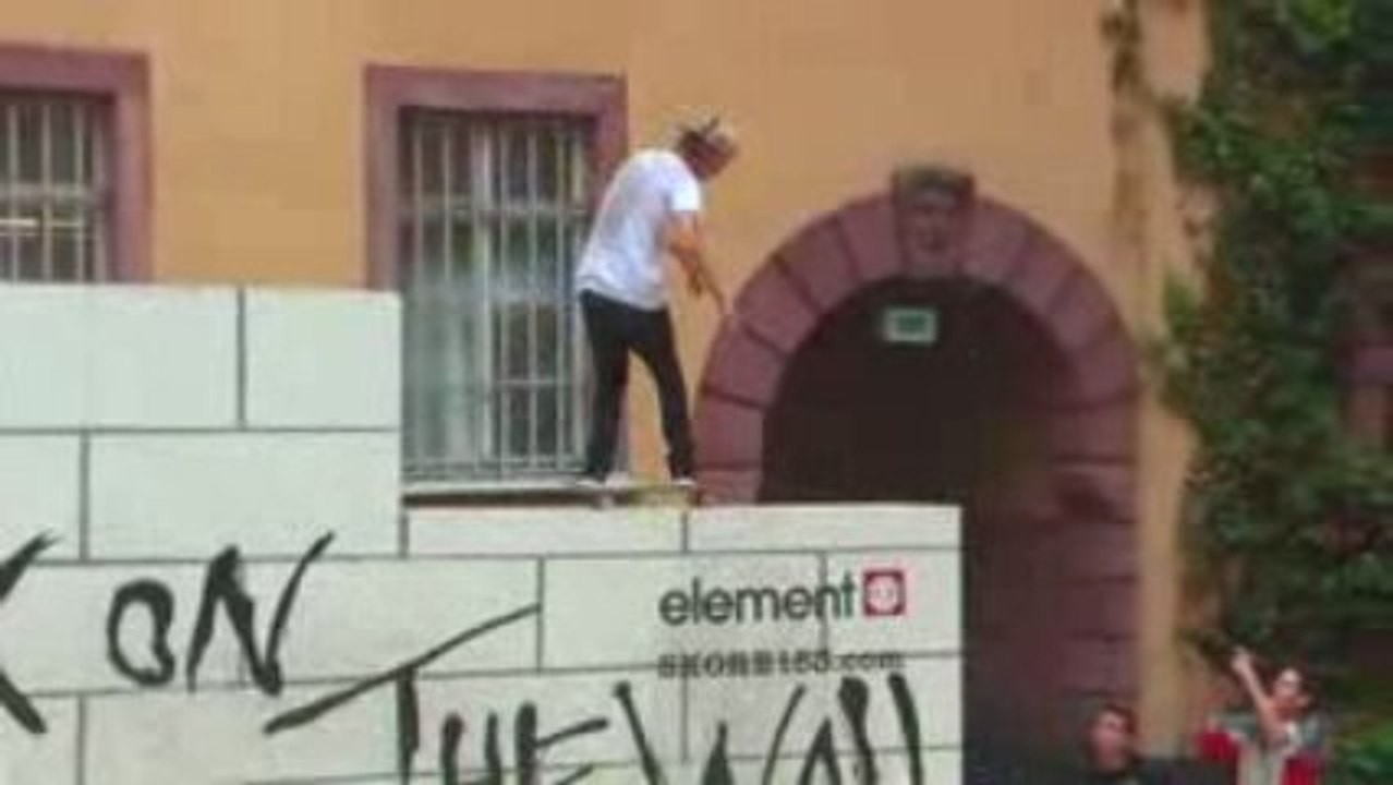 An other trick on the wall contest