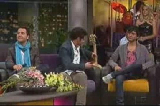 NOVIEMBRE SIN TI REIK {clip acustico}