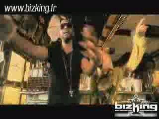 FALLY ft OLIVIA LONGOTT chaise electric