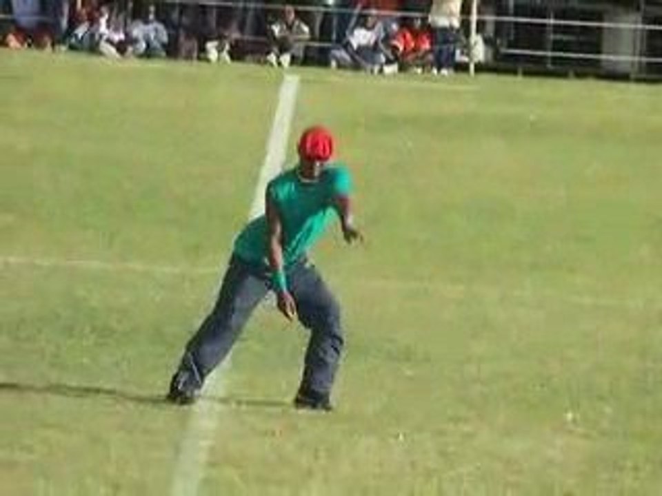 Break dance Haitian Kompa par MadininaProd (Robot Scorpion)