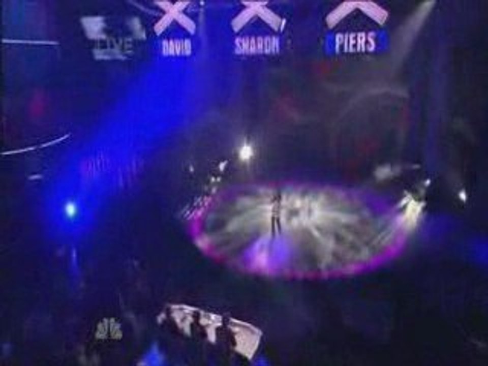 Thia Megia * 1st Quarter Final * America's Got Talent ...