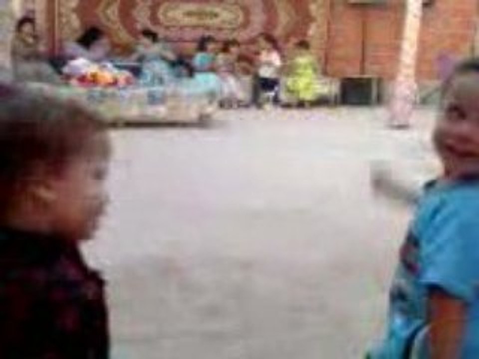 bebe danse trop cool