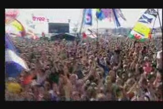 lily allen Womanizer Live In T In The Park