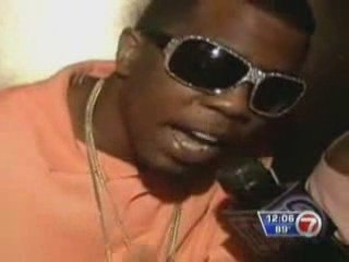 Brisco Gets Robbed at Barbershop