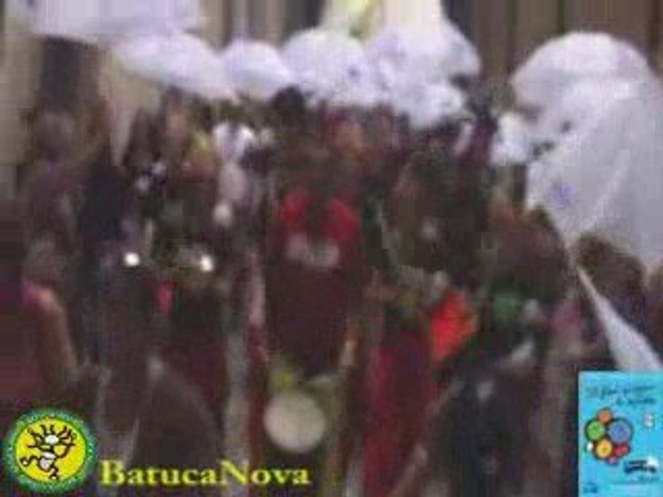 BatucaNova - marche de parapluies, lyon juin 2009