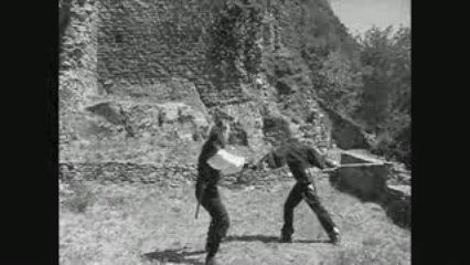 Duel dans les ruines du château Saint Gérald.