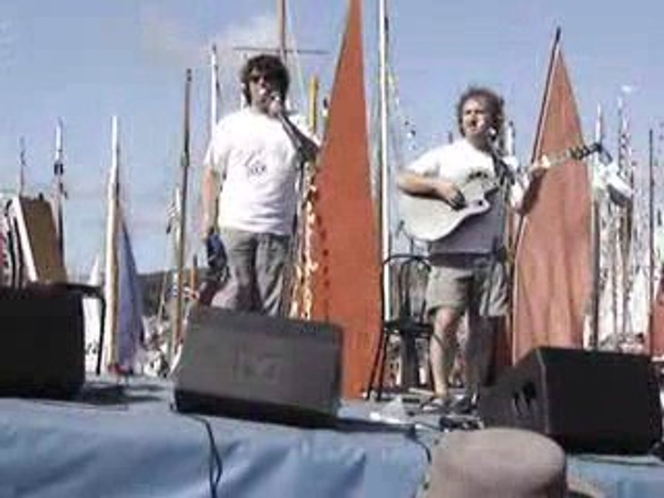 Le Québec à Paimpol - chants marins - Mille sabords