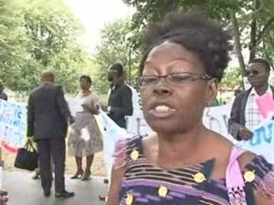 Manif à Paris pour des élections transparentes au Gabon