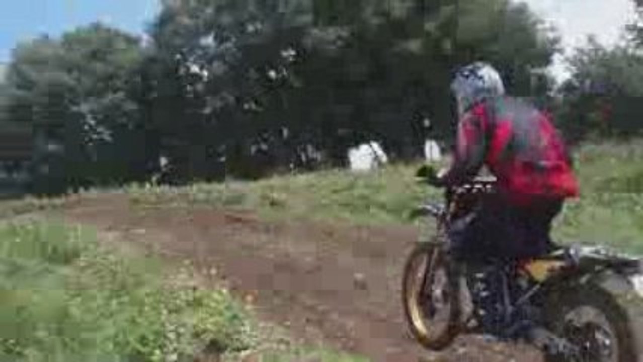 ,sortie de virage av petit crakage a la fantic 2008