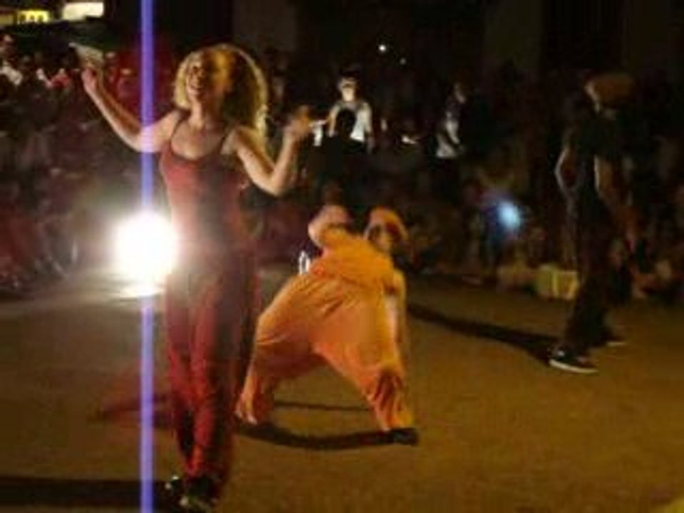 MIMOS 2009 Festival du mime à Périgueux - la Cie Engrenage