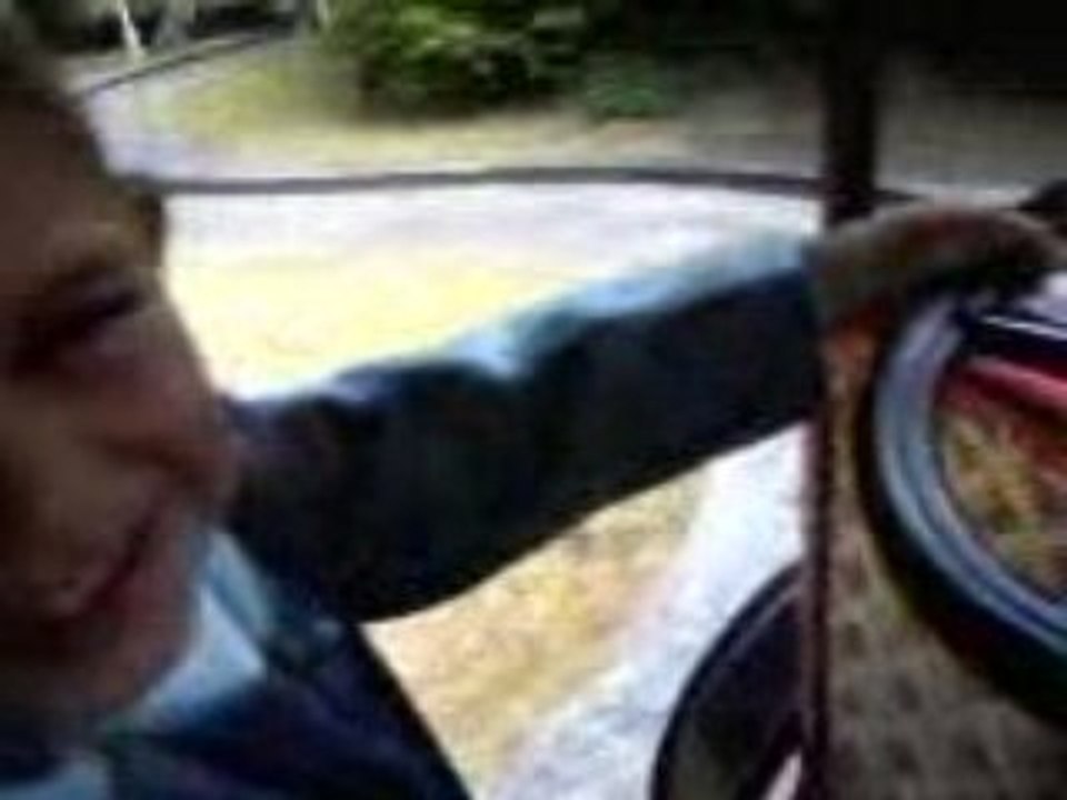 enzo a bagatelle avec papa