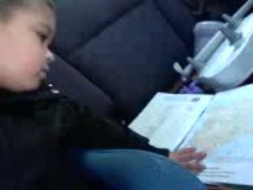 enzo dans la voiture