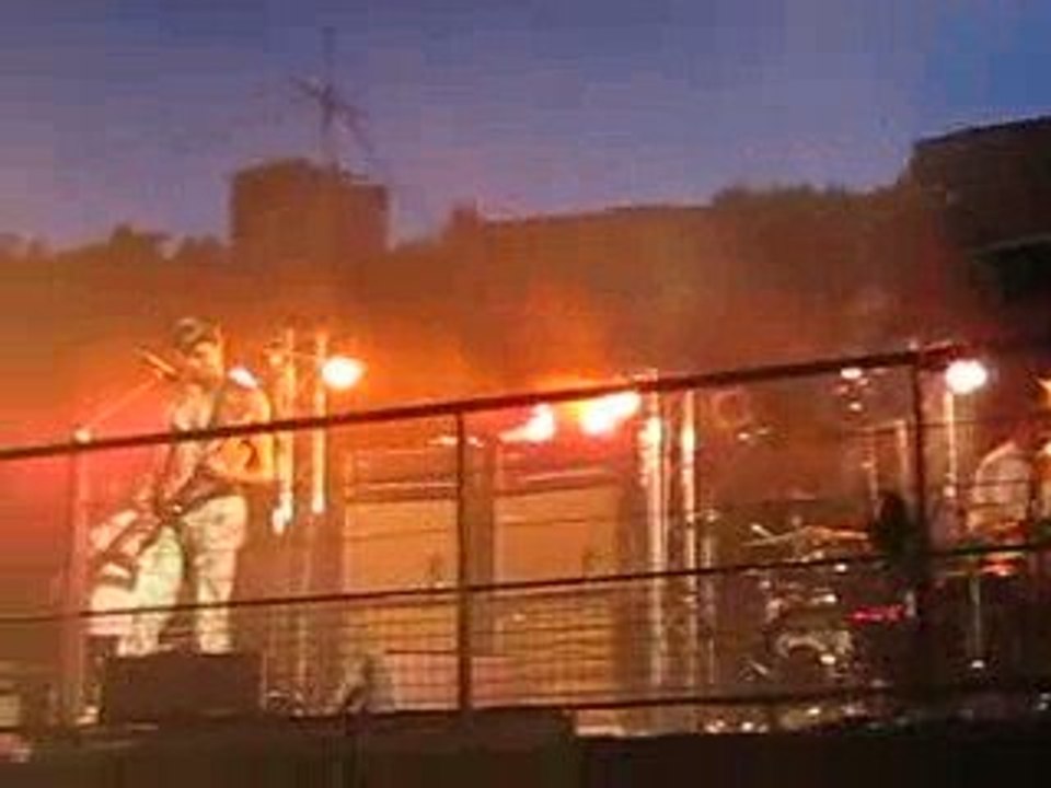 Keziah Jones - Rythm is love @ Fnac de la musique, Lyon.