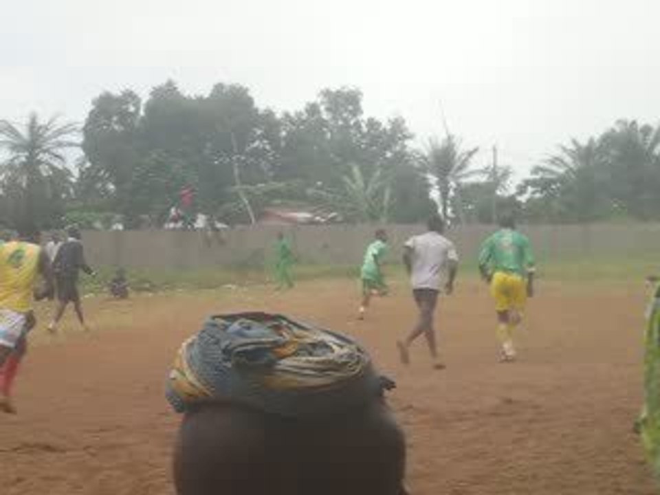 Match de foot à Dangbo