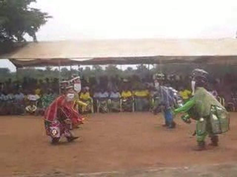 Danse des mouches (1ER AOUT: FETE DE L'INDEPENDANCE)