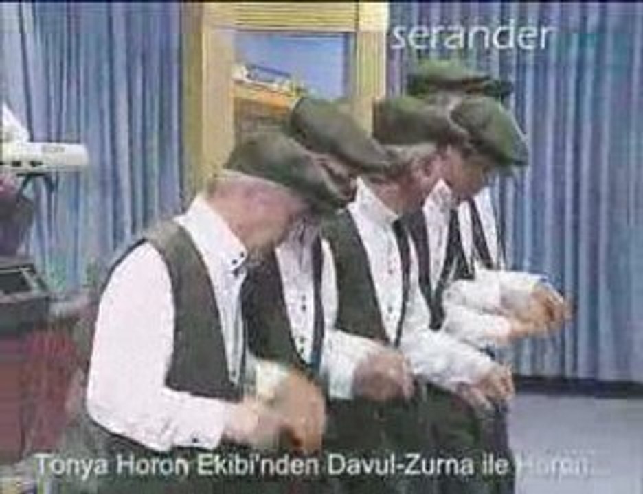 Tonya Horon Ekibi'nden Davul-Zurna Eşliğinde Horon