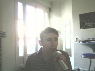 Wiwi égratigne "the voice within"