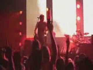 Taylor Swift Pranks Keith Urban in Kansas City, MO