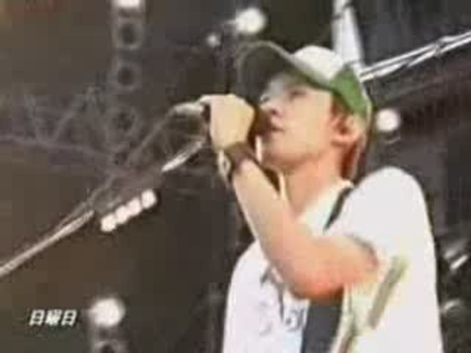 日曜日 / スピッツ [LIVE]