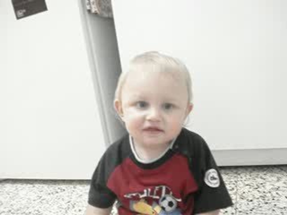 LUCAS DIT SON PRENOM