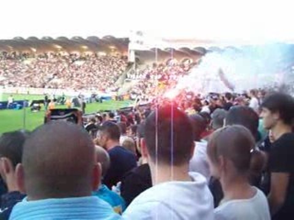 minute silence bordeaux lens
