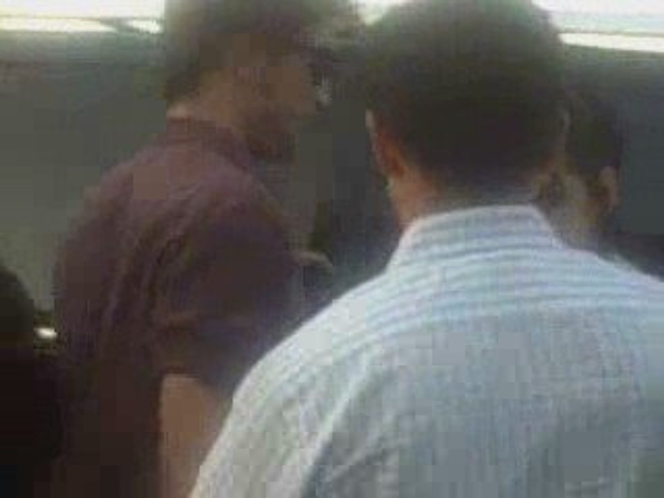 Robert Pattinson leaving the 2009 Teen Choice Awards