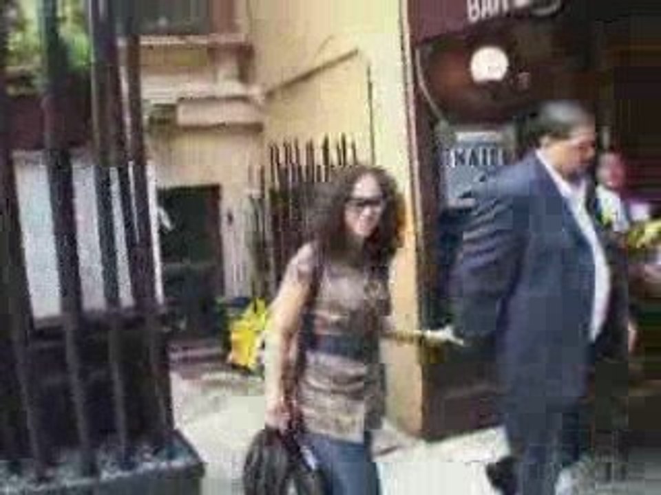 Alicia Keys et Oprah Winfrey quittent un restaurant