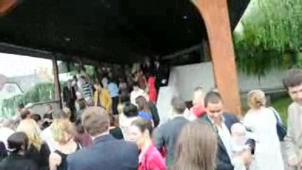 Mariage Elodie et Fabien : sortie invités 5