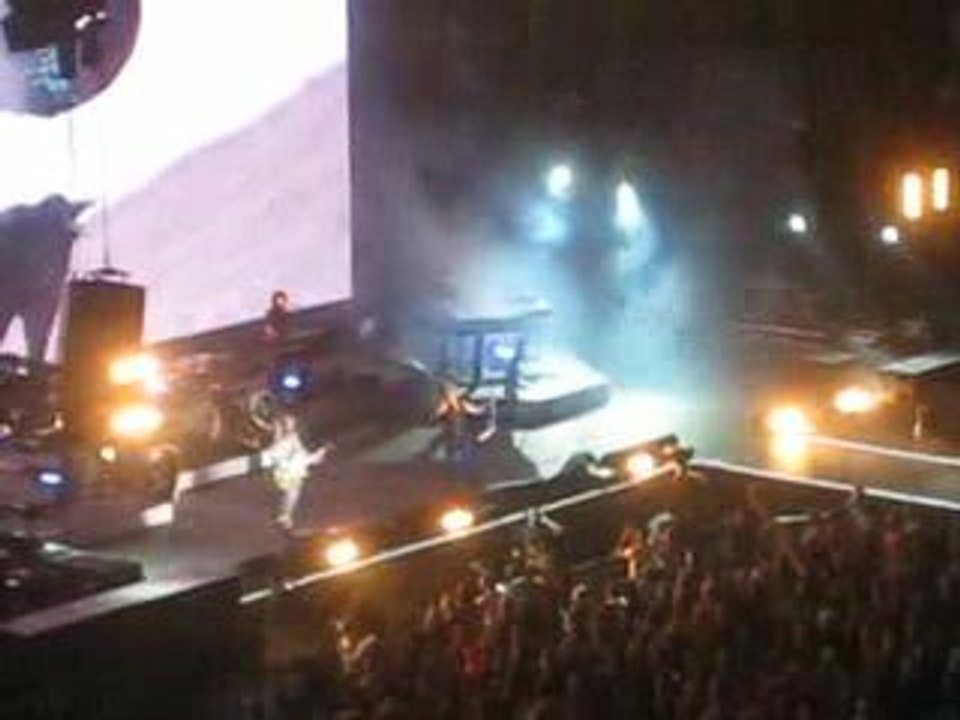 Depeche Mode 04 Walking in My Shoes NYC 08.03.2009.