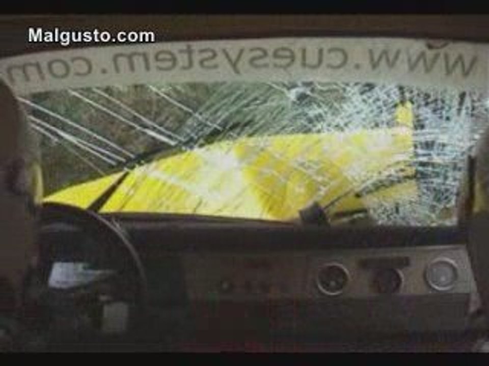 Rally - ACCIDENT AVEC UN TRACTEUR