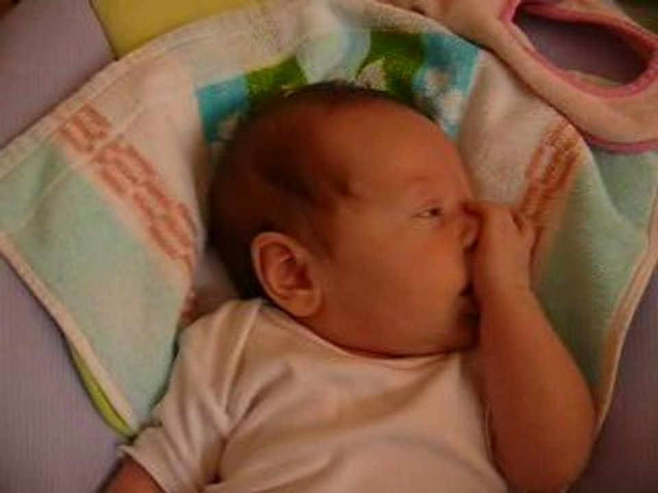 2009 08 27 Suce son pouce