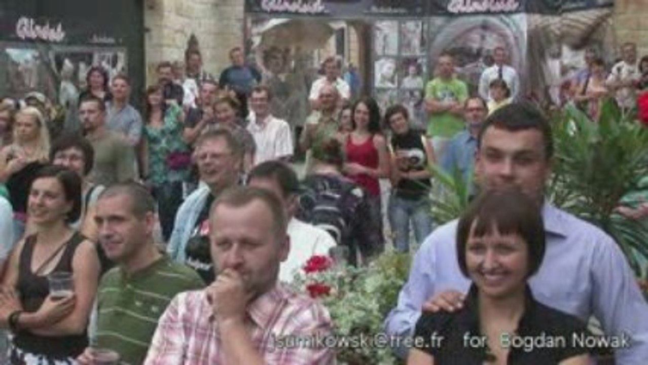 /Volumes/G-RAID2/czeslaw/Czeslaw piwnica paryska concert1