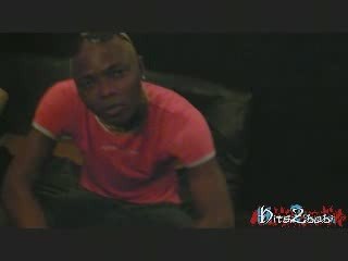 Douk saga Jr En Studio pour l Album Torticolis 100 % 1/3