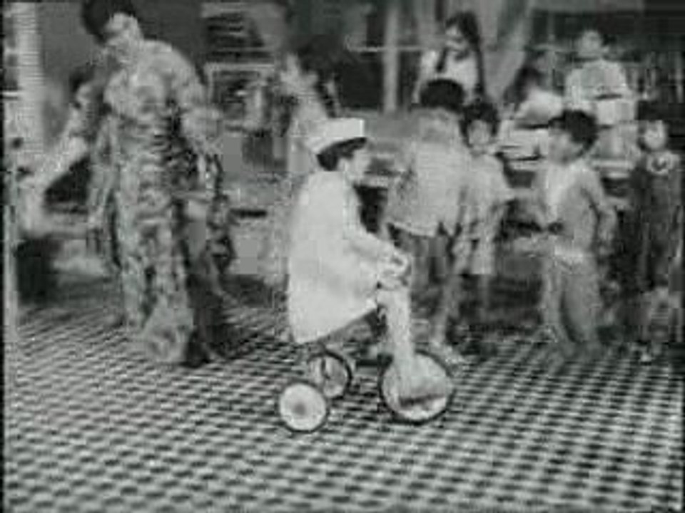 Ye tabla kahe dhik hai dhik hai (Smuggler 1966)