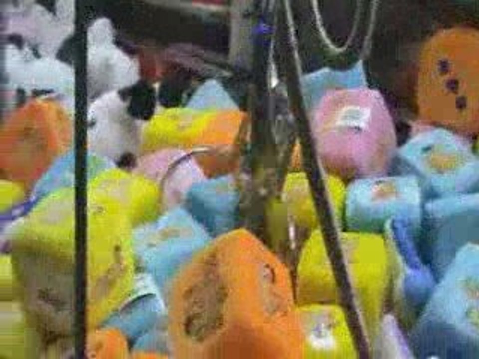 Moi a la machine a pince a peluche